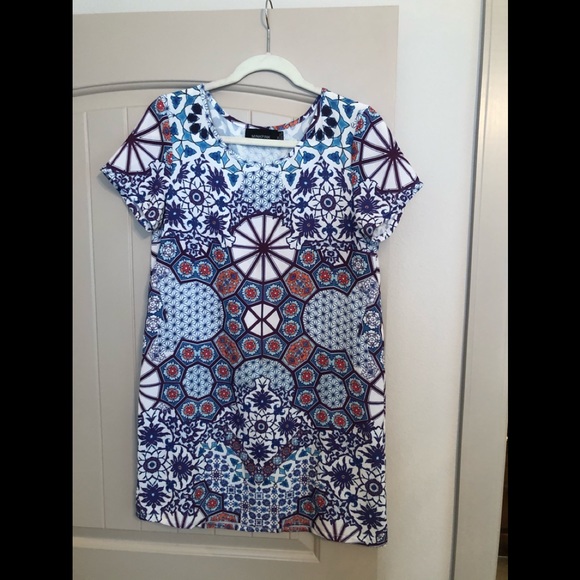 XS MinkPink t-shirt dress! Great condition - Picture 1 of 6